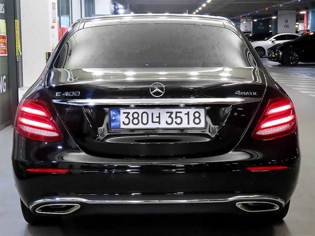 Mercedes Benz E class - Vista 5