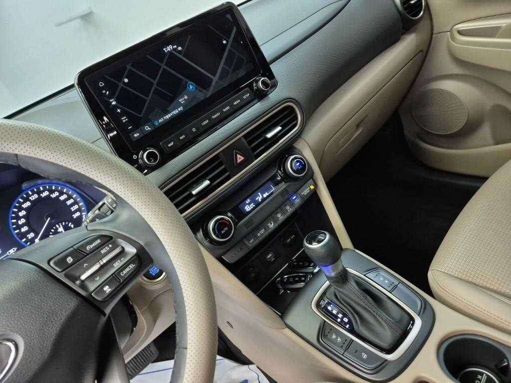HYUNDAI Kona - Vista 10
