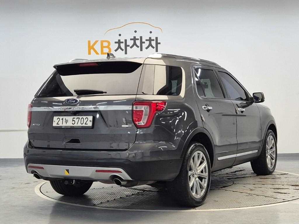 Ford Explorer - Vista 3
