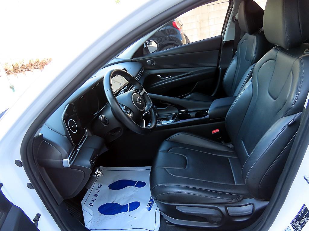 HYUNDAI Avante - Vista 5