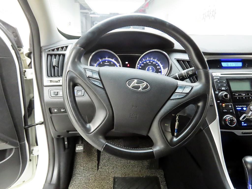 HYUNDAI Sonata - Vista 7