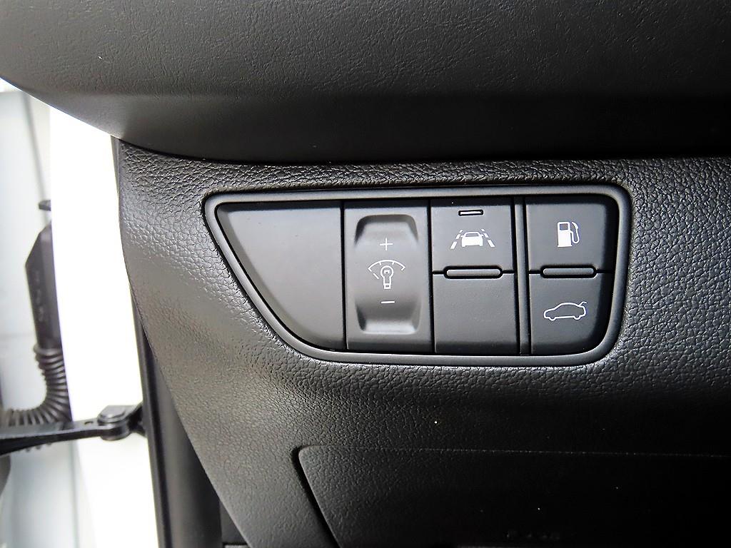 Genesis G70 - Vista 12