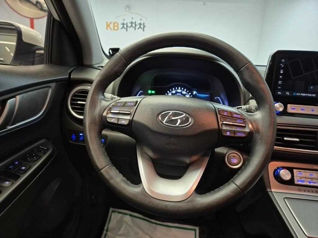 HYUNDAI Kona - Vista 9