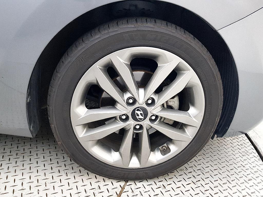 HYUNDAI i30 2016 Plateado - Importación desde Corea - HF Imports Iquique - Foto 20