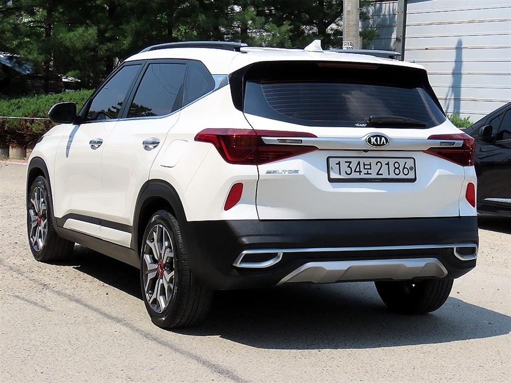 KIA Seltos - Vista 3