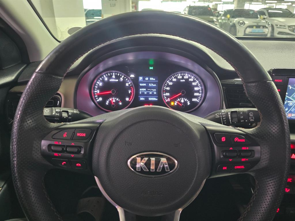 KIA Stonic - Vista 6