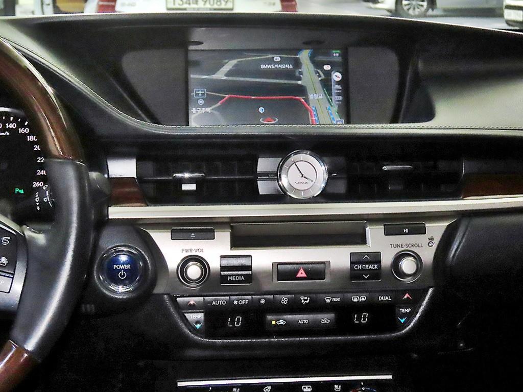 Lexus ES - Vista 11