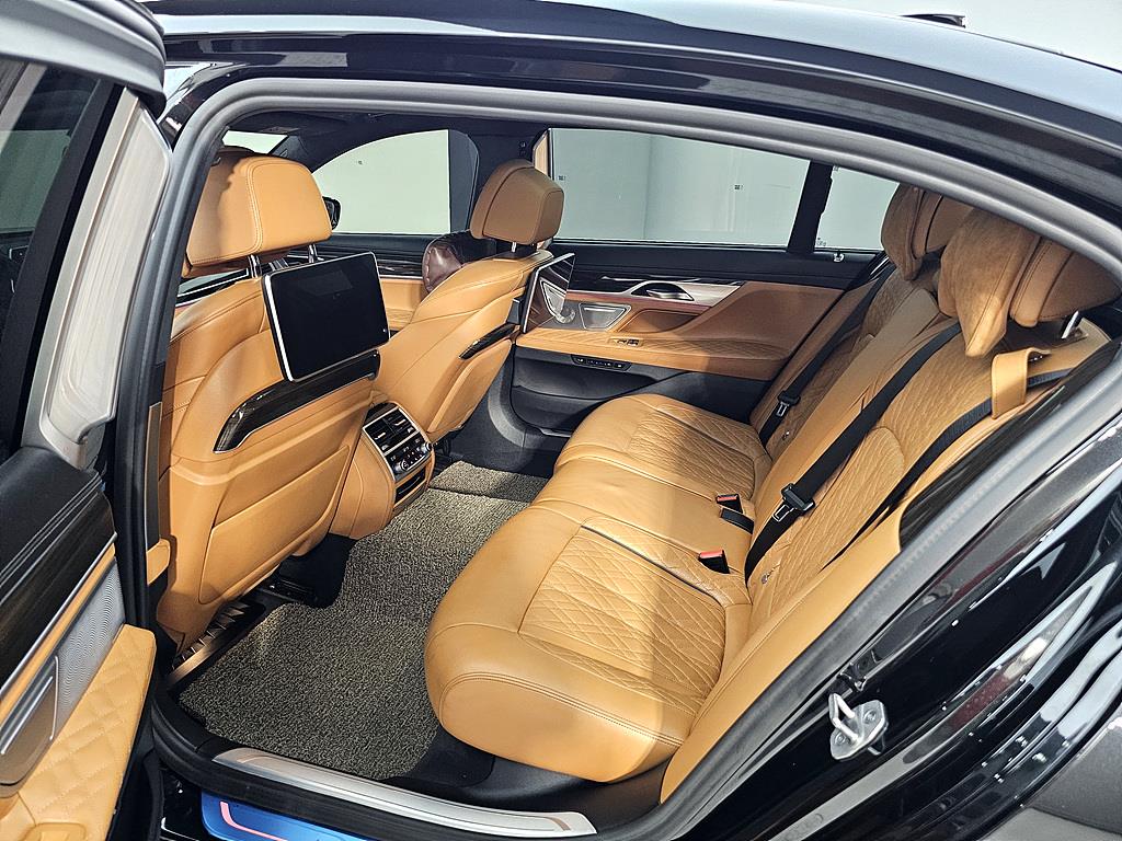 BMW 7 Series - Vista 9