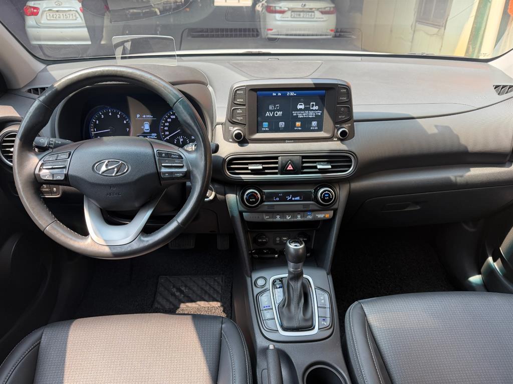 HYUNDAI Kona - Vista 5