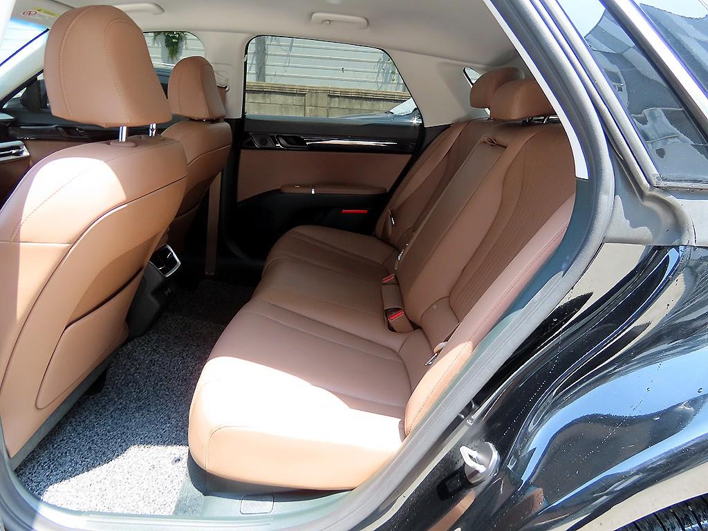 HYUNDAI Grandeur - Vista 6