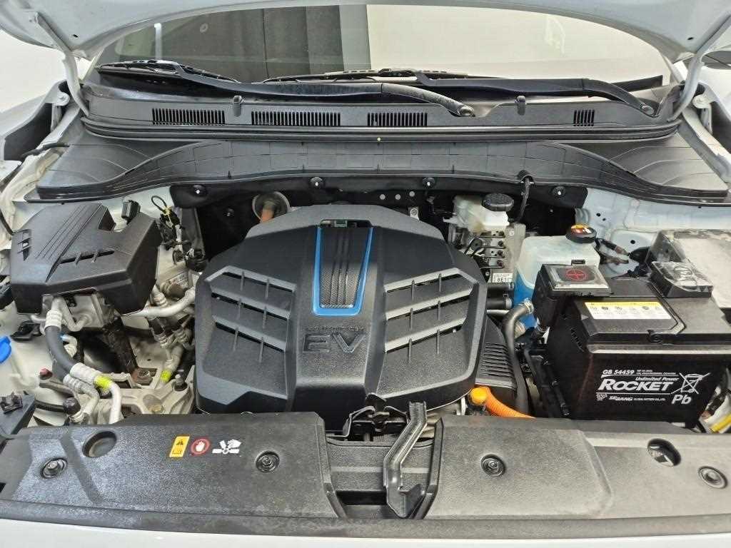 HYUNDAI Kona - Vista 5