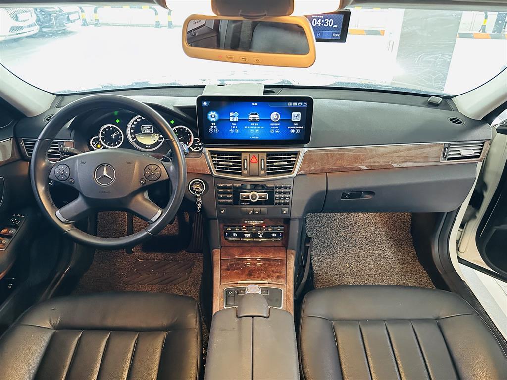 Mercedes Benz E class - Vista 10