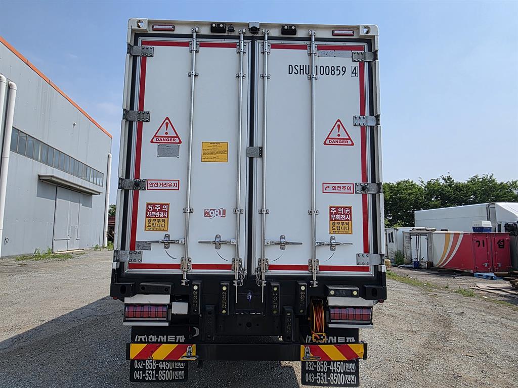 medium and large cargo truck - Vista 4