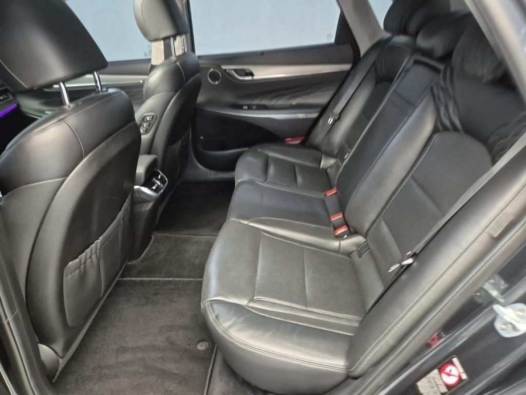 HYUNDAI Grandeur - Vista 12