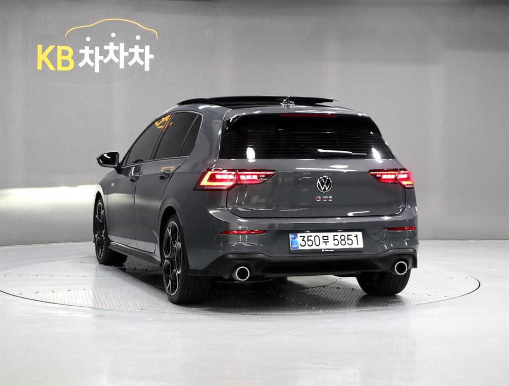 Volkswagen Golf - Vista 4