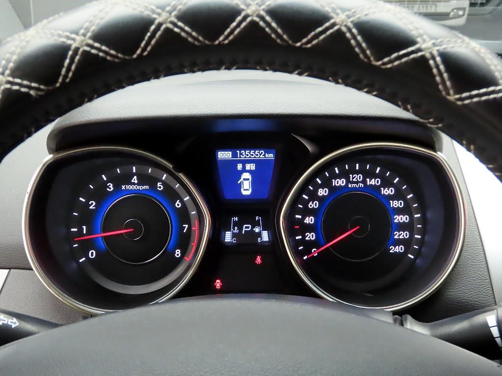 HYUNDAI Avante - Vista 6
