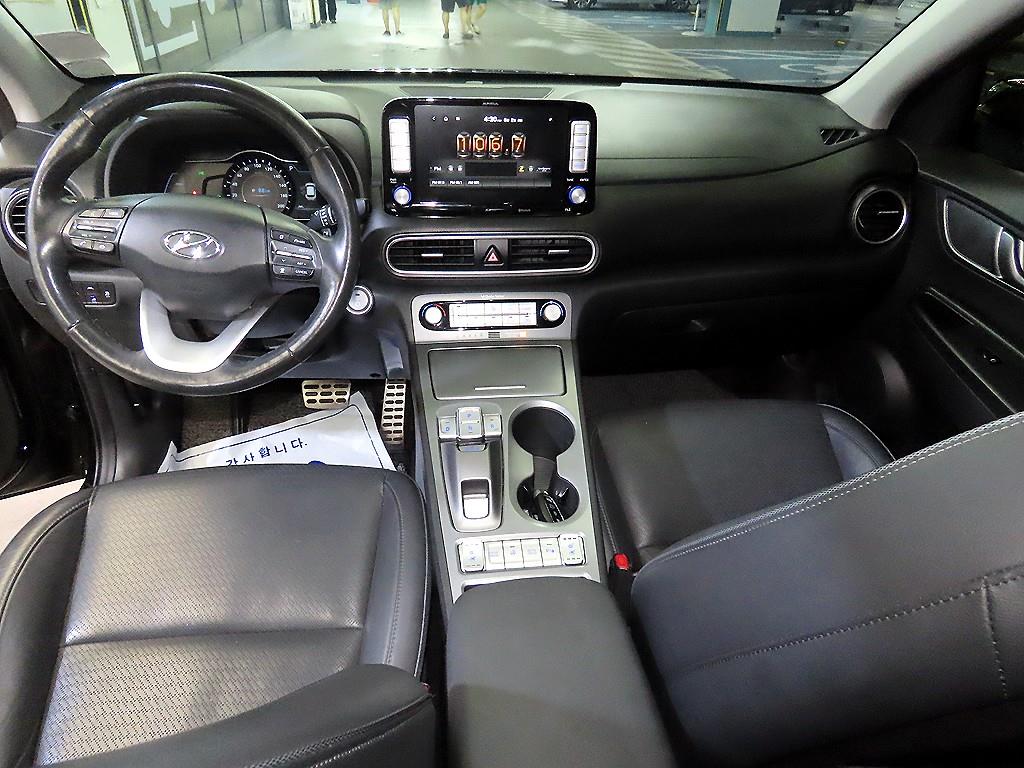 HYUNDAI Kona - Vista 10