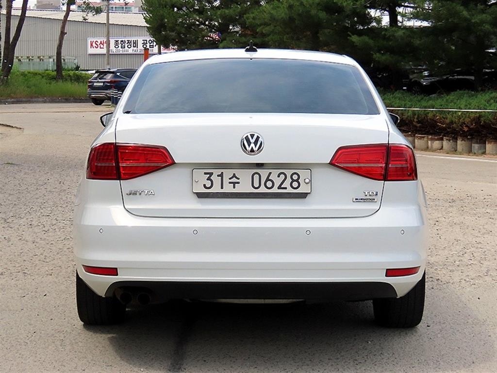 Volkswagen Jetta - Vista 4