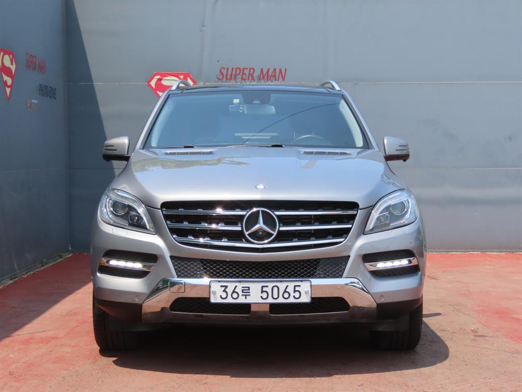 Mercedes Benz M Class - Vista 3