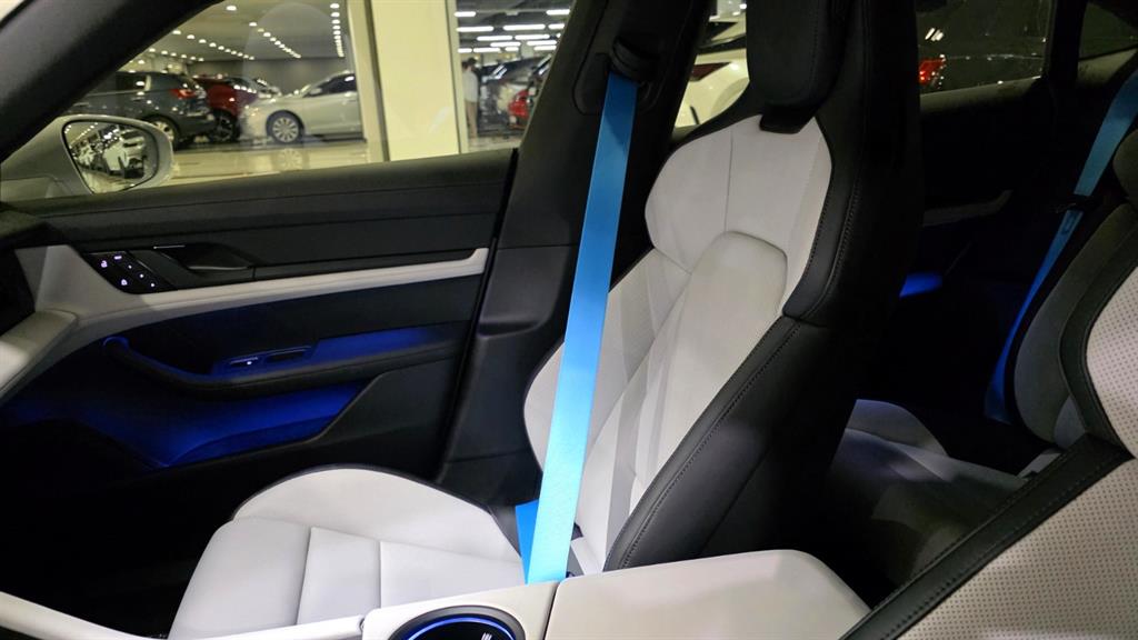 Porsche Taycan - Vista 2