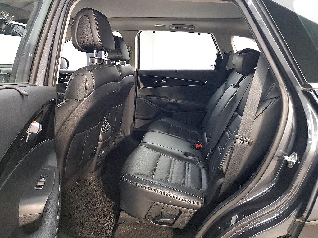 KIA Sorento - Vista 9