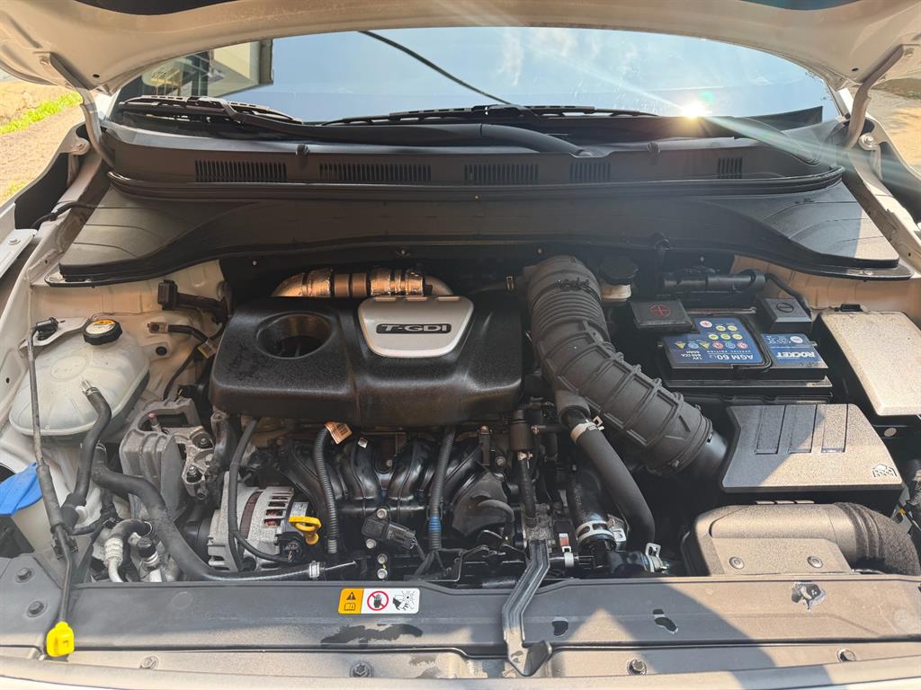 HYUNDAI Kona - Vista 6