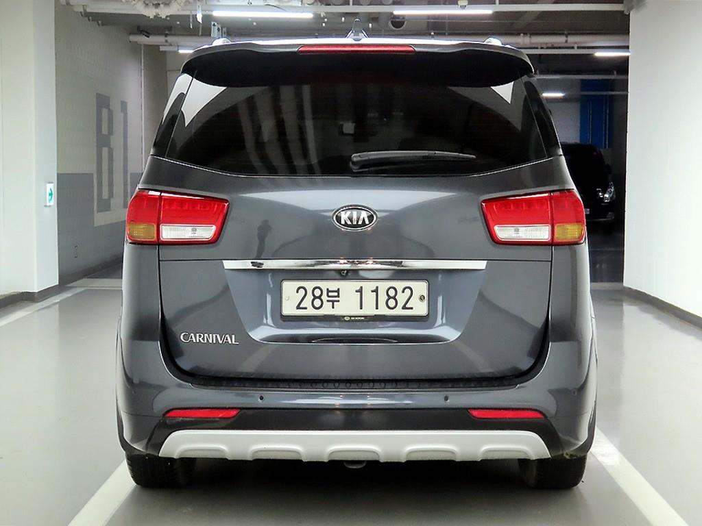 KIA Carnival - Vista 3