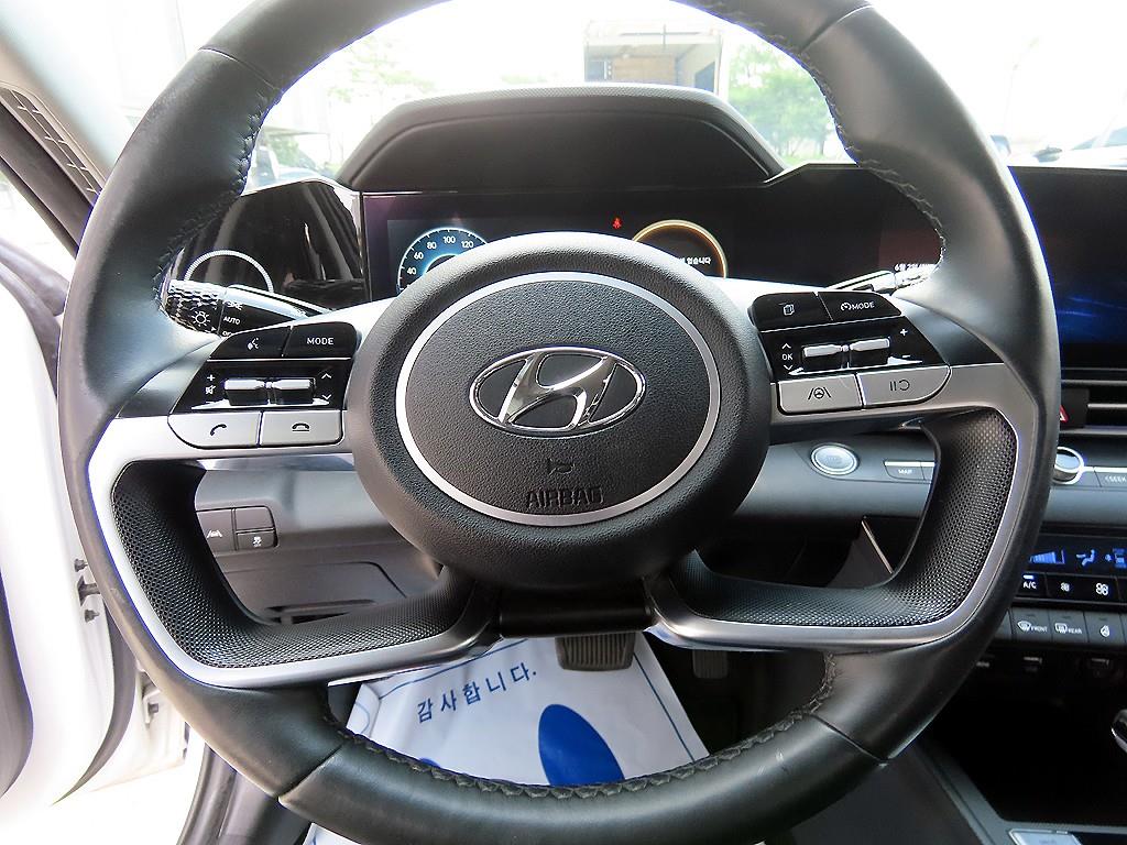 HYUNDAI Avante - Vista 8