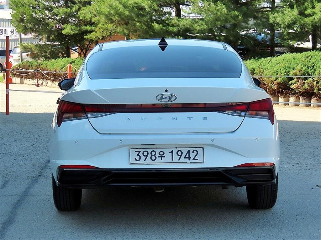 HYUNDAI Avante - Vista 4