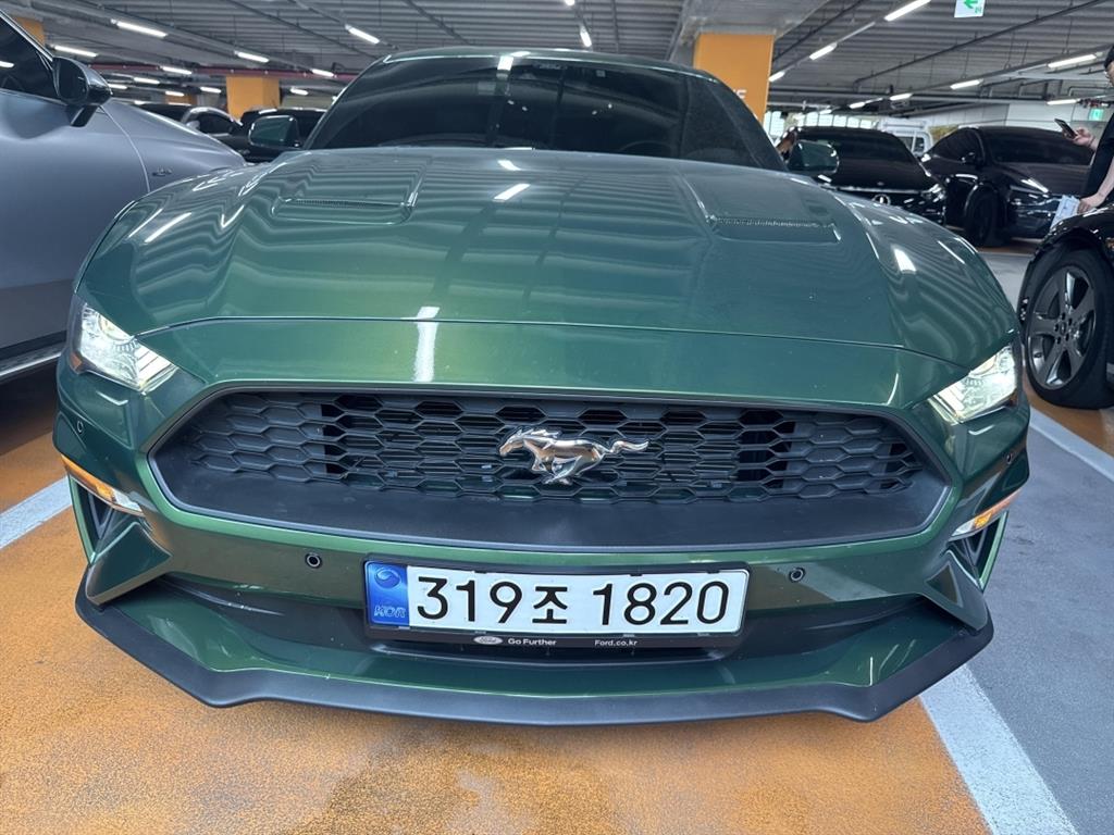 Ford Mustang 2022 Verde - Importación desde Corea - HF Imports Iquique - Foto 1