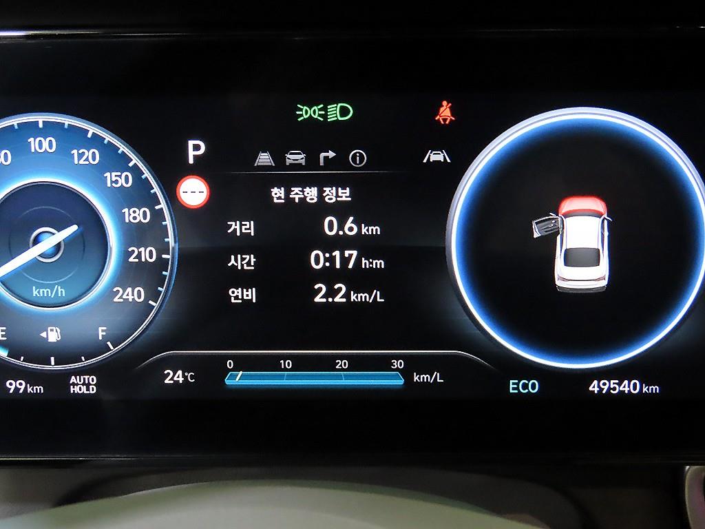 HYUNDAI Avante - Vista 9