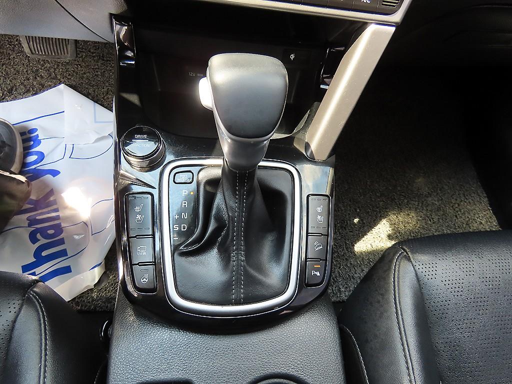 KIA Seltos - Vista 10