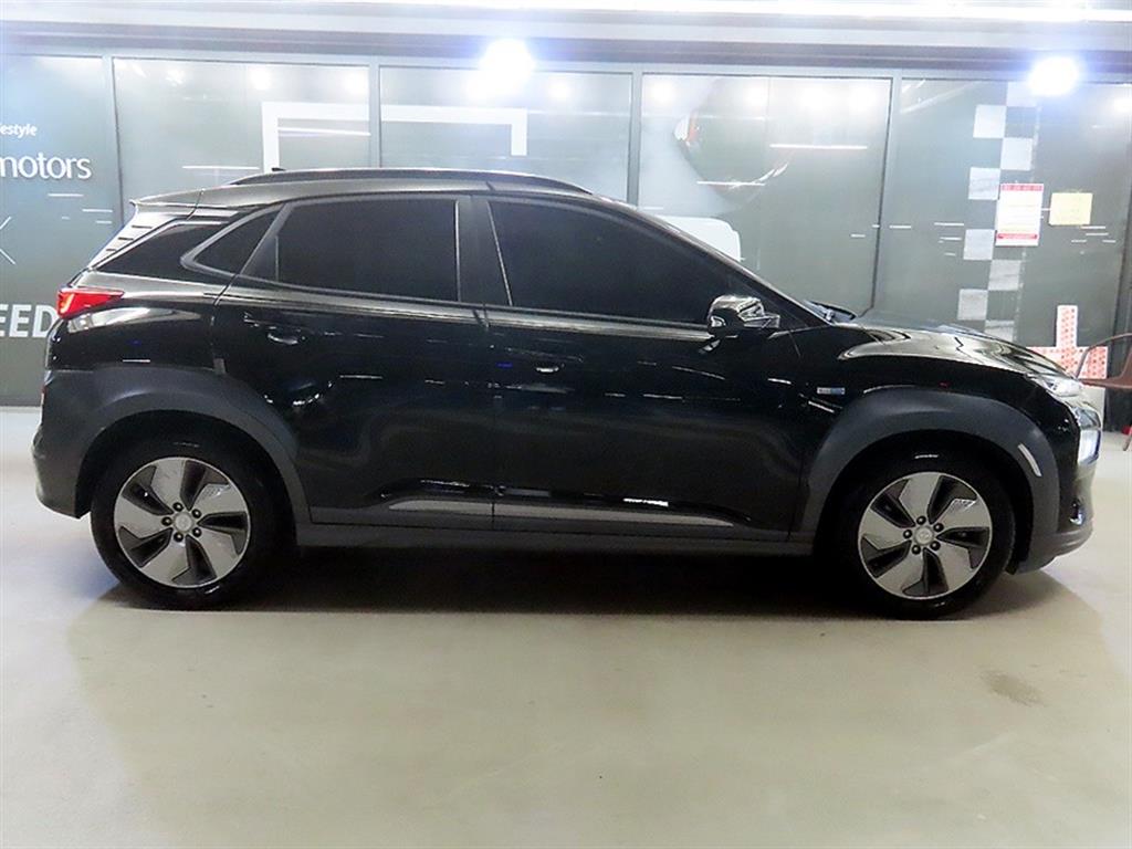 HYUNDAI Kona - Vista 3