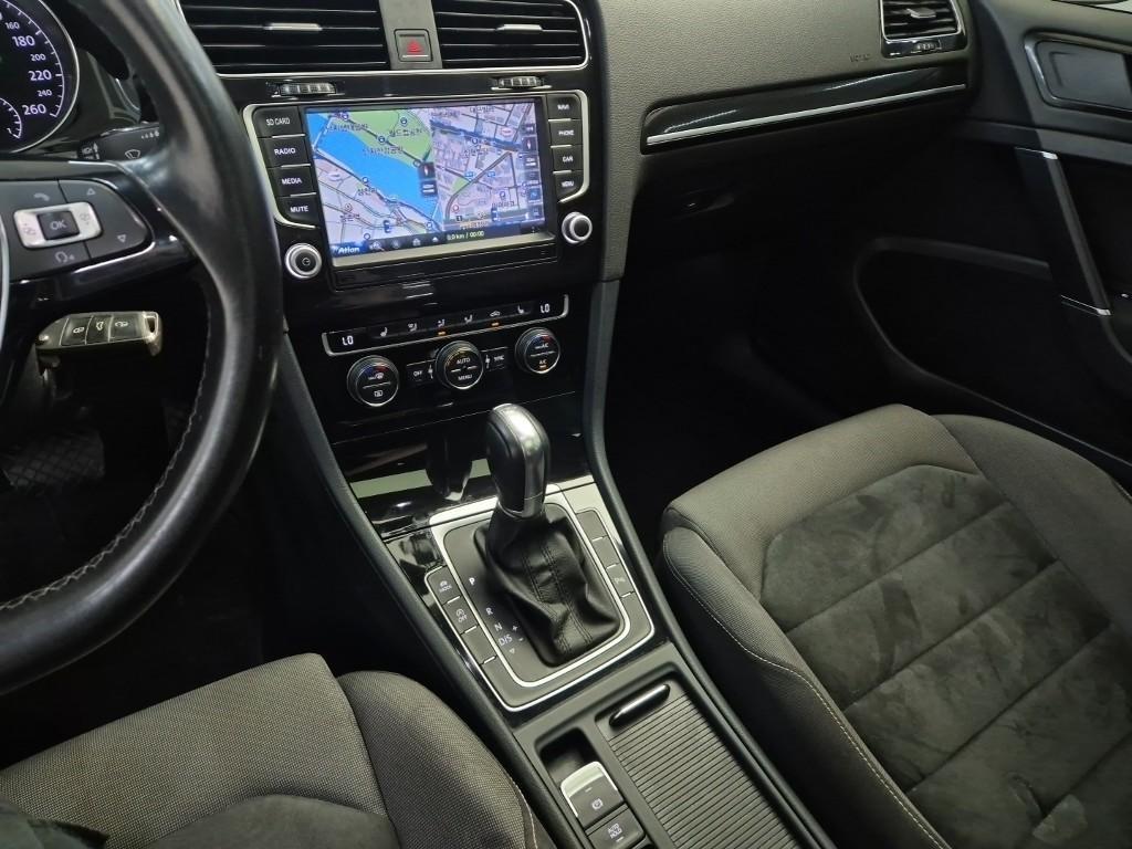 Volkswagen Golf - Vista 10
