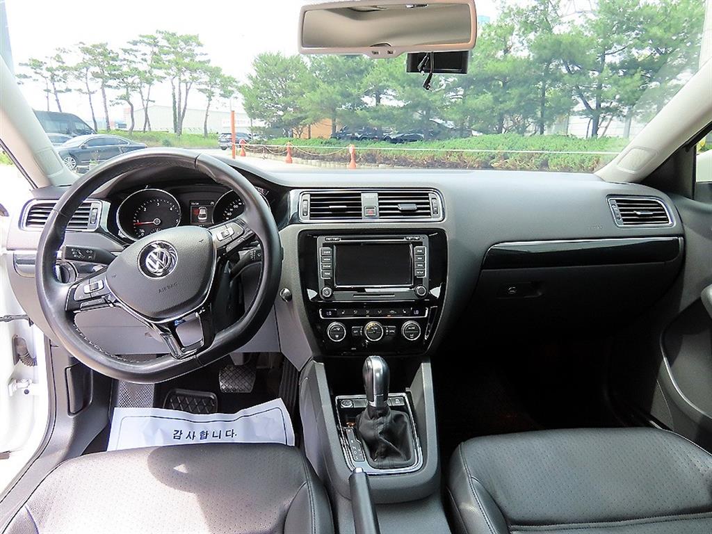 Volkswagen Jetta - Vista 7