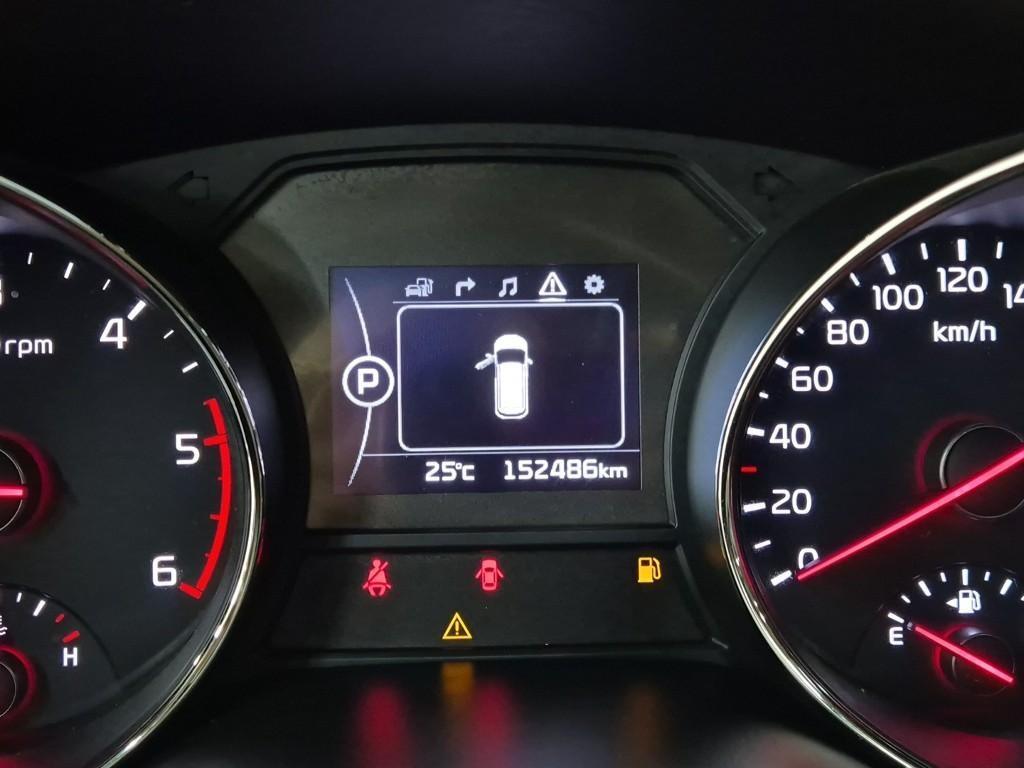 KIA Carnival - Vista 6