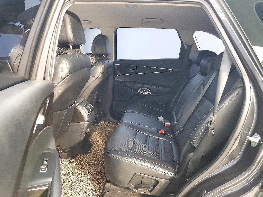 KIA Sorento - Vista 9