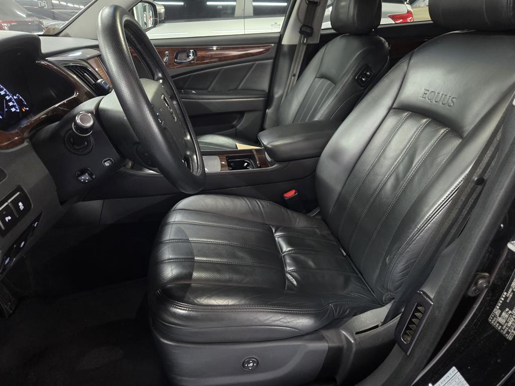 HYUNDAI Equus - Vista 8