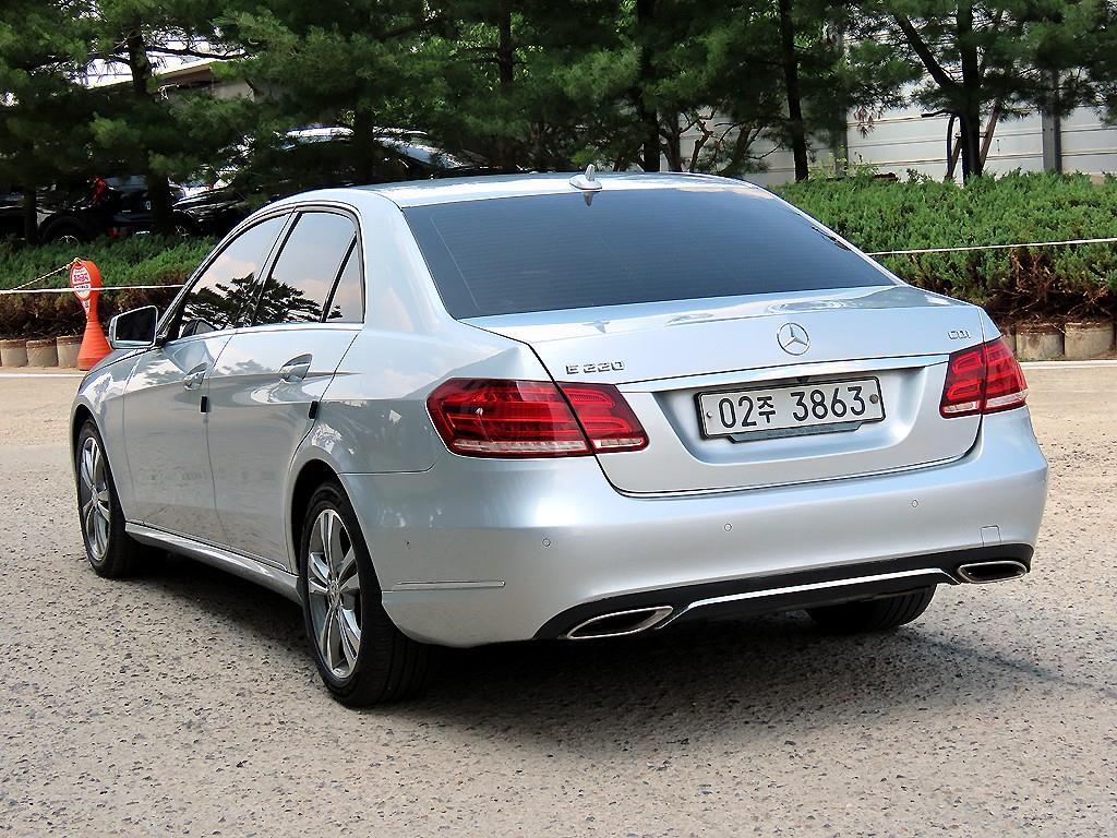 Mercedes Benz E class - Vista 3
