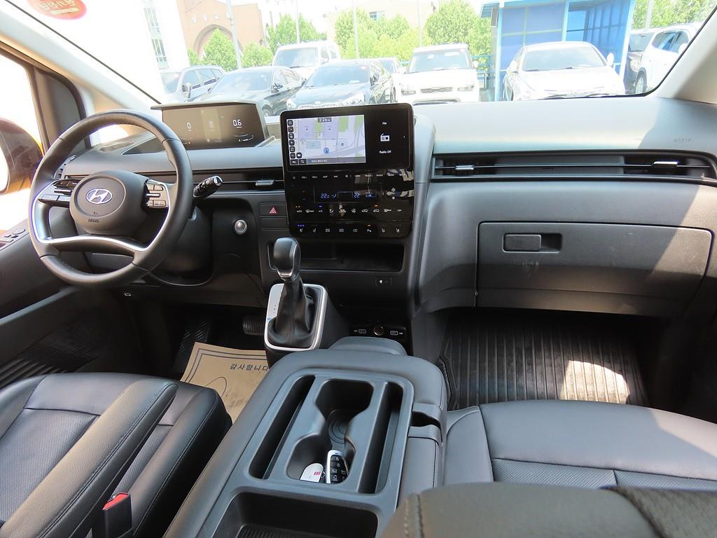 HYUNDAI Staria - Vista 5