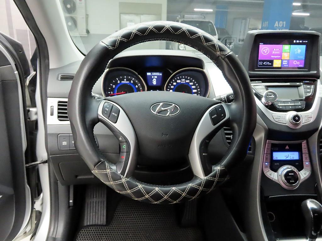 HYUNDAI Avante - Vista 8