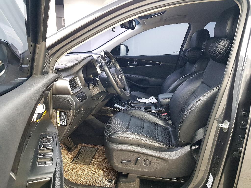 KIA Sorento - Vista 8