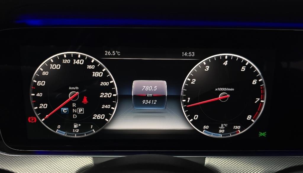 Mercedes Benz E class - Vista 11