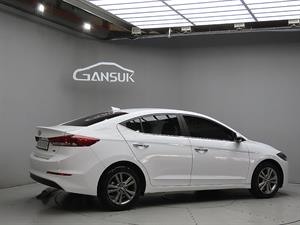 HYUNDAI Avante - Vista 8
