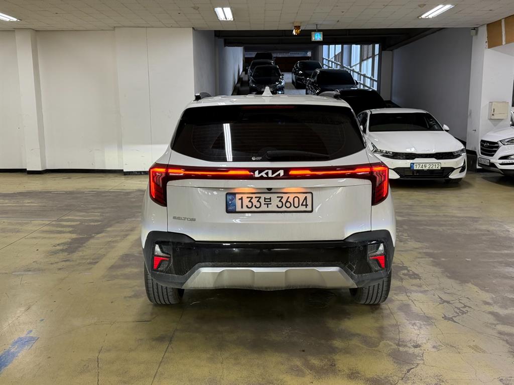 KIA Seltos - Vista 4