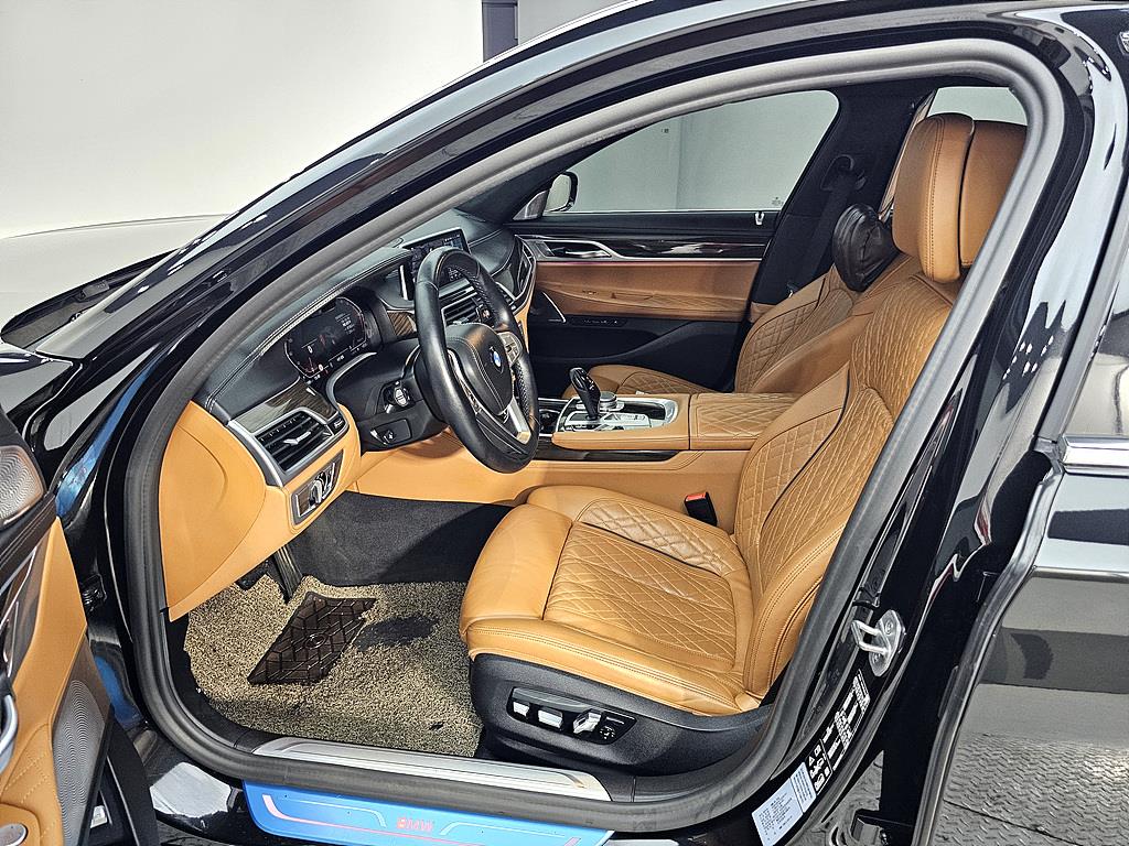 BMW 7 Series - Vista 8