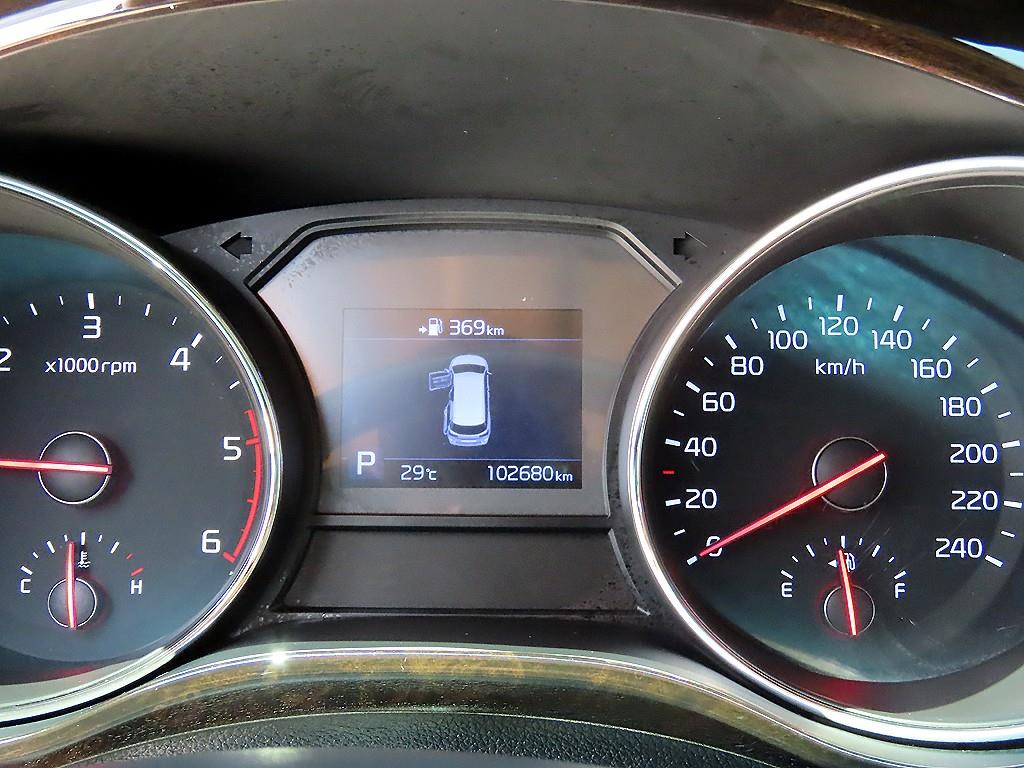 KIA Carnival - Vista 9