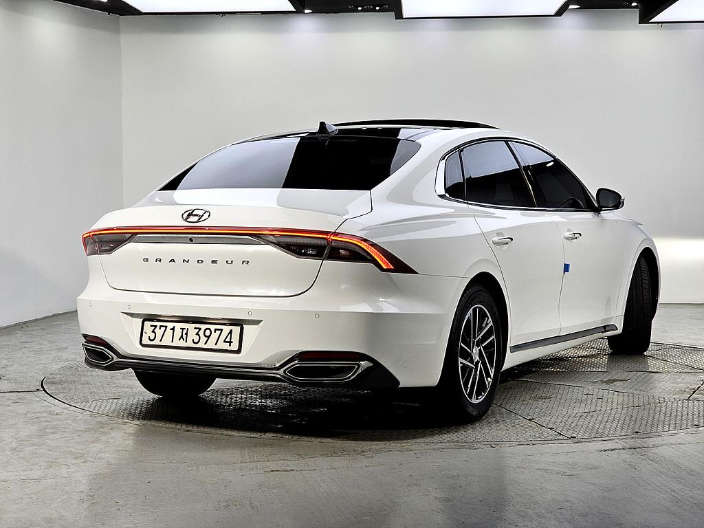 HYUNDAI Grandeur - Vista 4