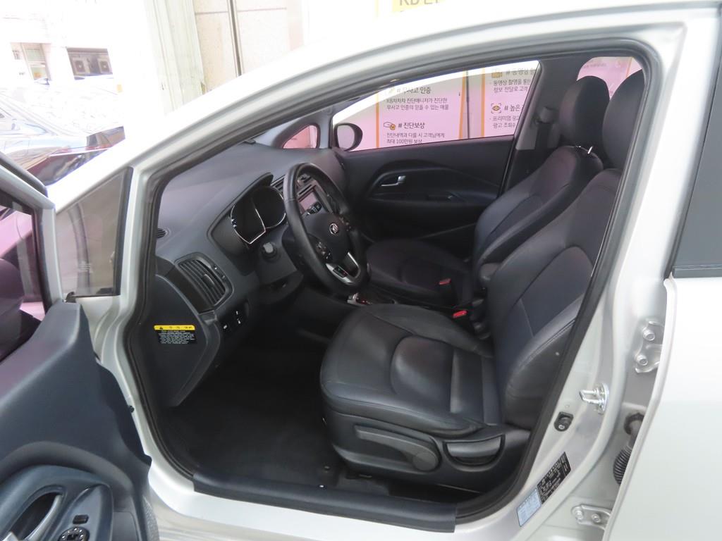 KIA Pride - Vista 5