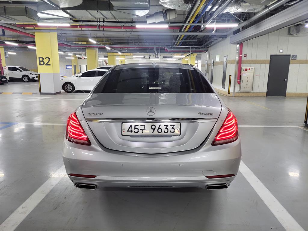 Mercedes Benz S Class - Vista 4